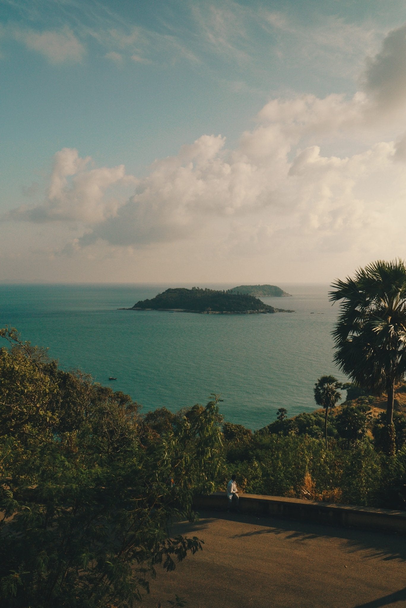 Embracing Island Vibes with Authentic Style Resort Wear - Studioasasi