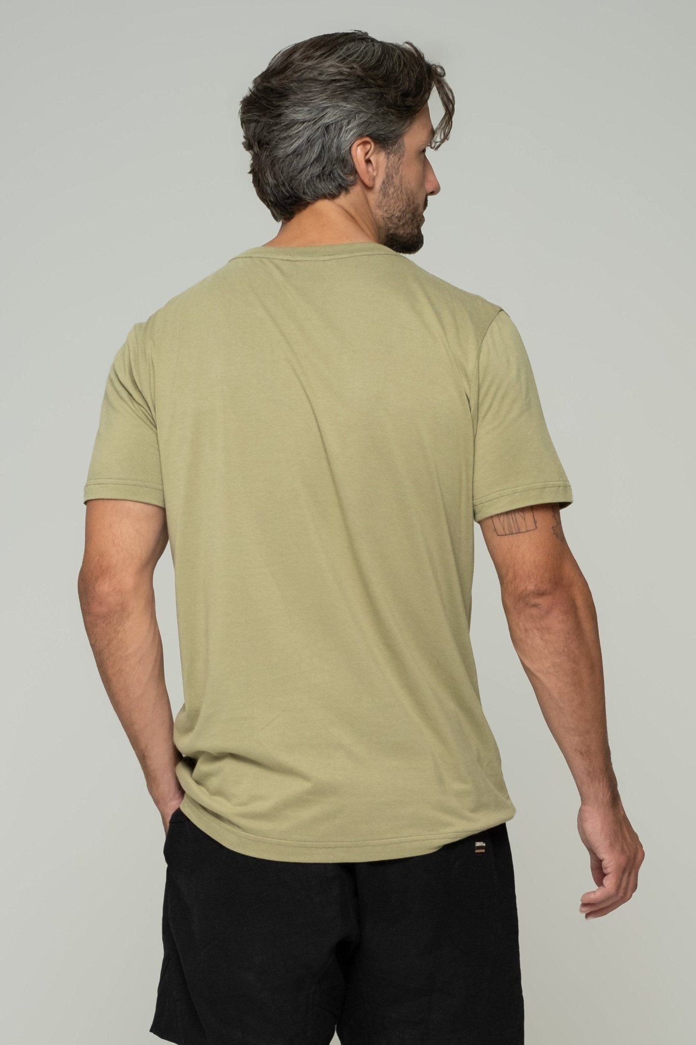 Vāyu T-Shirt - Olive - Studioasasi